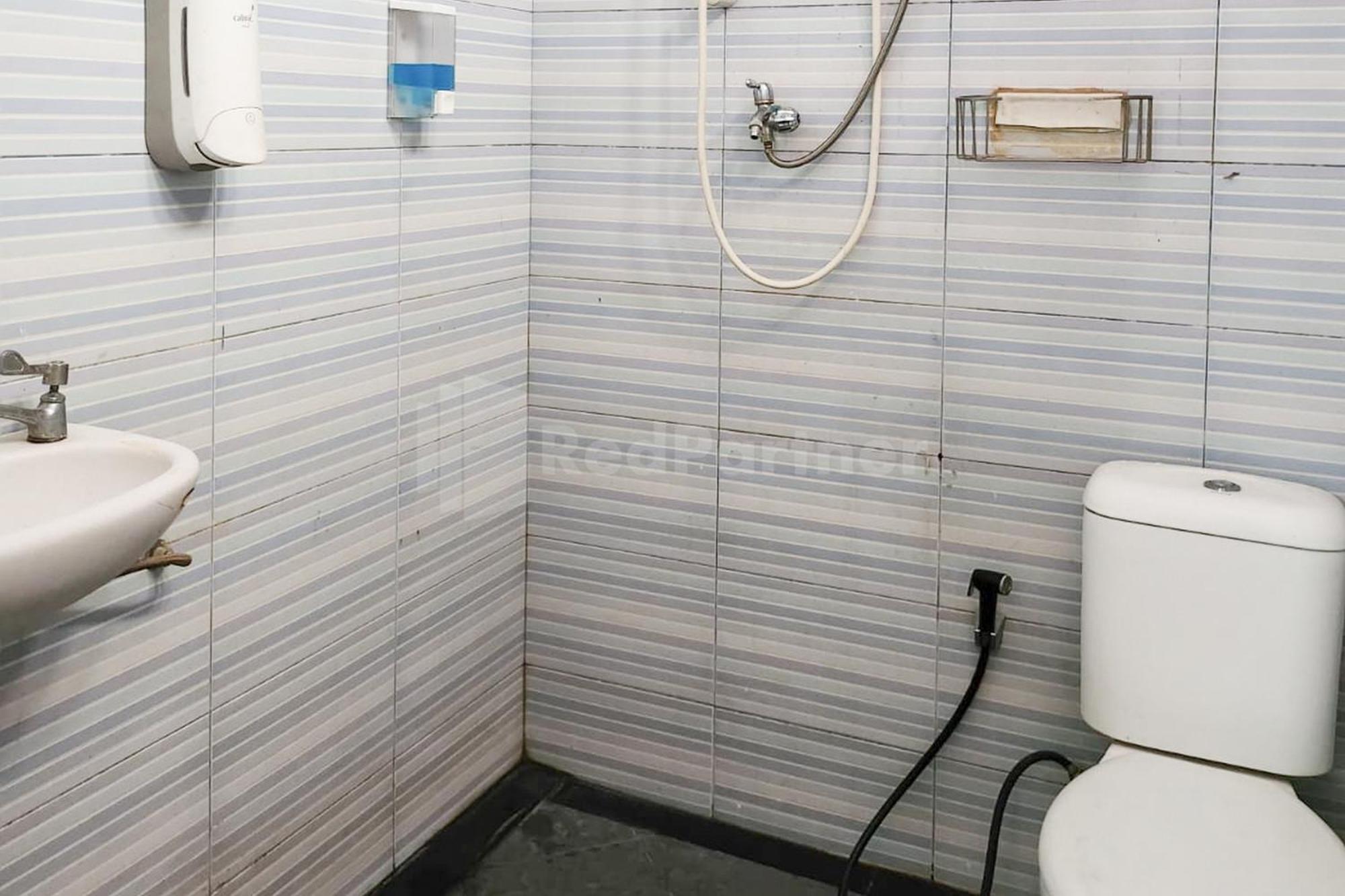 Puspita Homestay Mitra Reddoorz Bekasi Exterior foto